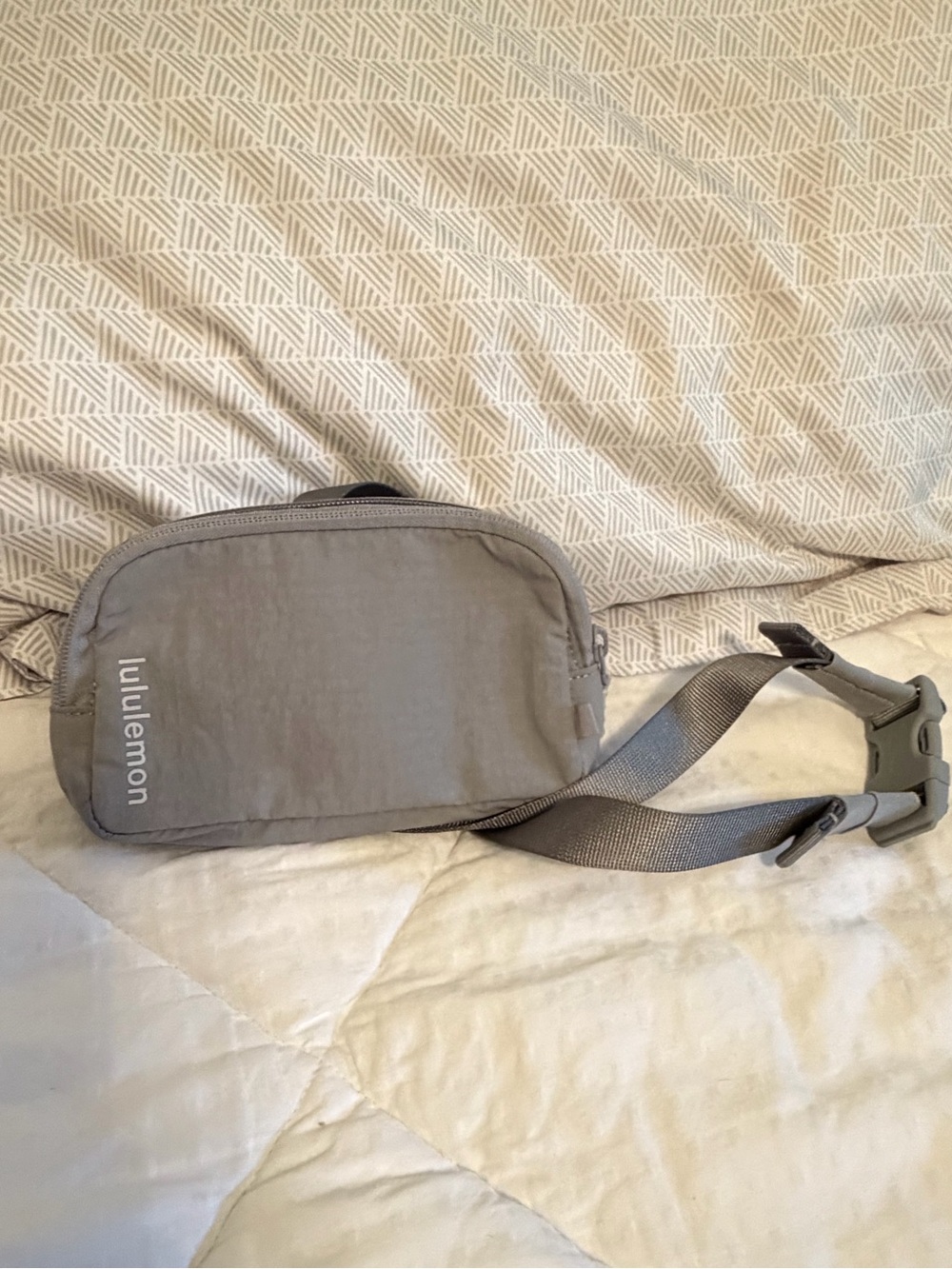 Mini Lululemon athletica Gray everywhere bag
